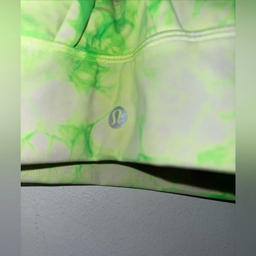 Lululemon Energy Bra High Neck Long Line‎ Shibori Med Support B-C Yoga Cups Sz 8